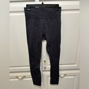 Athleta Medium Gray Compression Ribbed Training Legging Pants Women Size Medium